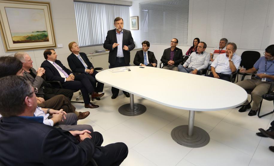 A Secretaria para Assuntos Estratégicos e a Companhia de Informática e Comunicação do Estado do Paraná (Celepar) vão unificar suas ações voltadas à inclusão digital.Curitiba, 16/03/2016.Foto: José Fernando Ogura/SEAE