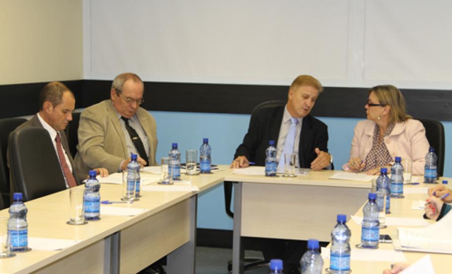 Cosit incentiva a adoção do sistema de gestão digital de documentos Reunião do Cosit no Centro Integrado de Informações Estratégicas da Celepar