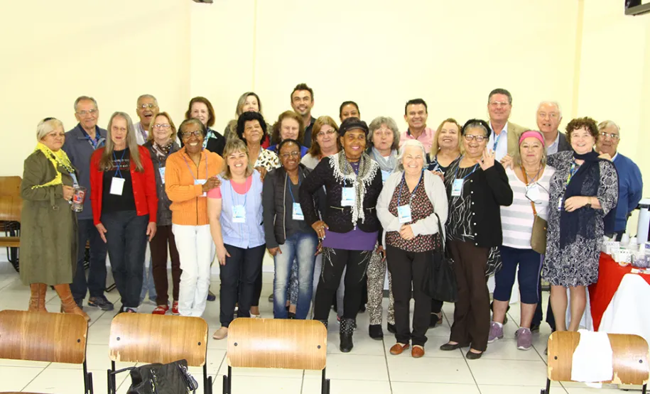 Curso básico de smartphone para idosos promove inclusão de 19 alunos no bairro Boqueirão