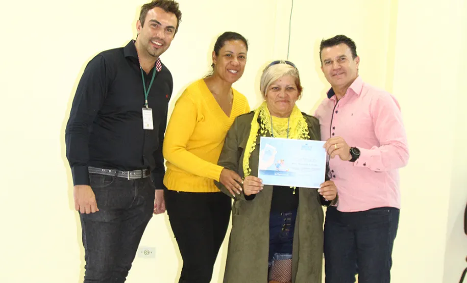 Curso básico de smartphone para idosos promove inclusão de 19 alunos no bairro Boqueirão