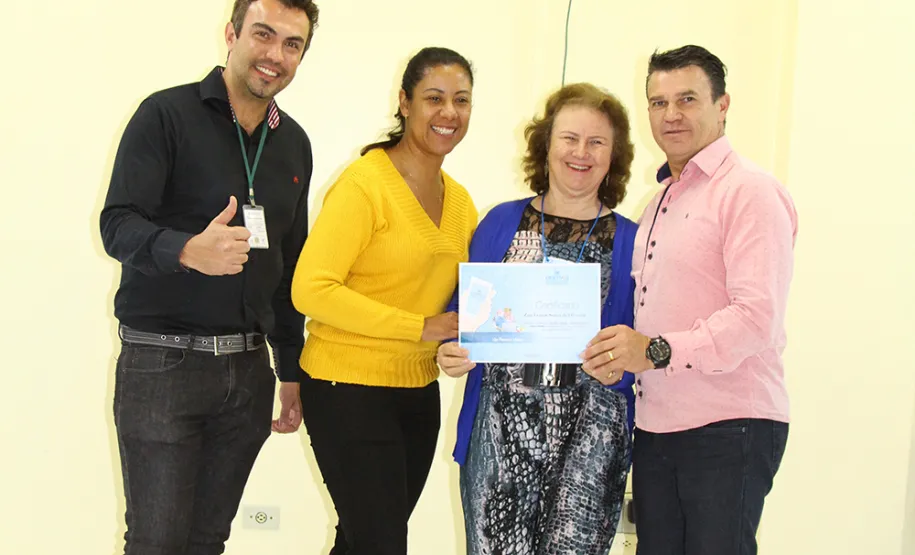 Curso básico de smartphone para idosos promove inclusão de 19 alunos no bairro Boqueirão