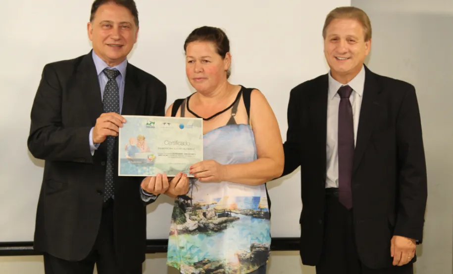 Terceirizados da Celepar participam de curso de Acesso à Internet e Redes Sociais Elizete dos Santos Silvestre