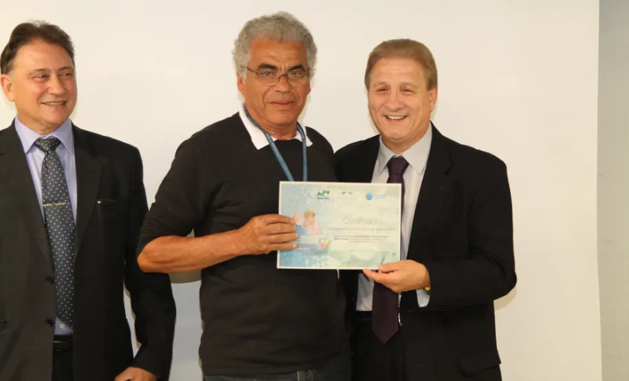 Terceirizados da Celepar participam de curso de Acesso à Internet e Redes Sociais Severino Evangelista de Medonça