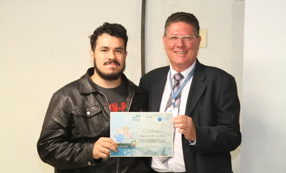 Terceirizados da Celepar participam de curso de Acesso à Internet e Redes Sociais Rogers de Oliveira Pires
