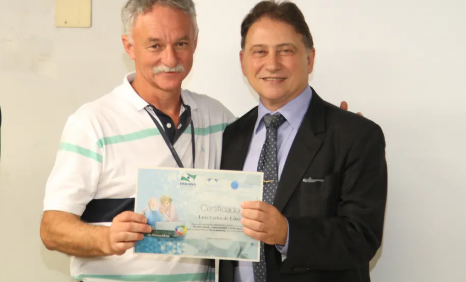 Terceirizados da Celepar participam de curso de Acesso à Internet e Redes Sociais Luiz Carlos de Lima