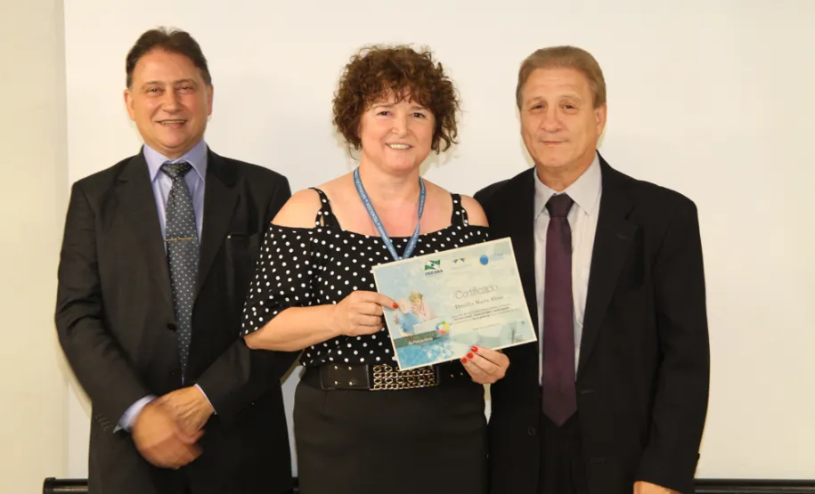 Terceirizados da Celepar participam de curso de Acesso à Internet e Redes Sociais Dircélia Alessi