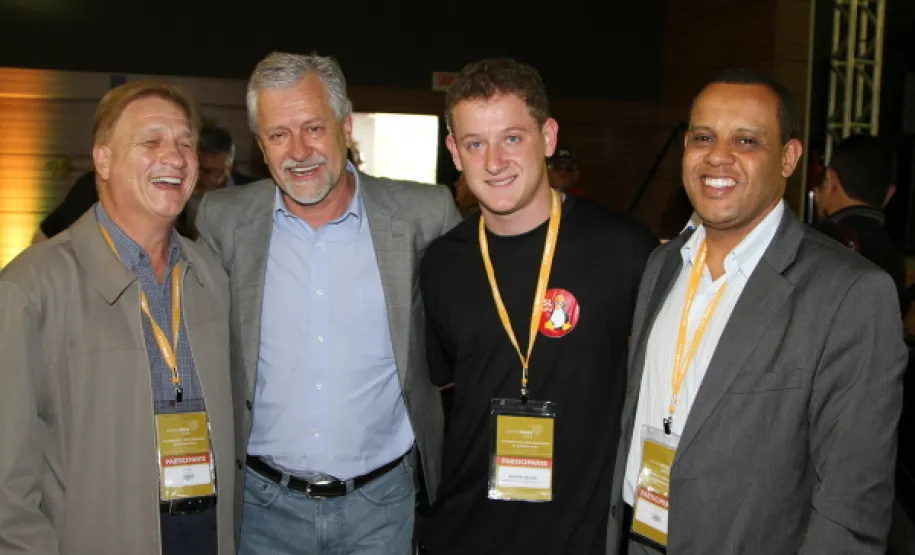 Latinoware 2013 Presidente da Celepar, Jacson Carvalho Leite, diretor-geral da Itaiupu Binacional, Jorge Samek, prefeito de Ipiranga,Roger Selski e o diretor jurídico da Celepar, Luiz Carlos Nunes, na abertura da Latinoware 2013