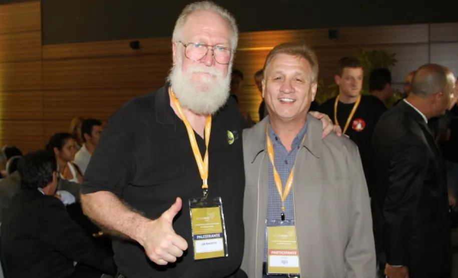 Latinoware 2013 Jon Maddog Hall, diretor executivo da Fundação Linux e Jacson Carvalho Leite, na abertura da Latinoware 2013