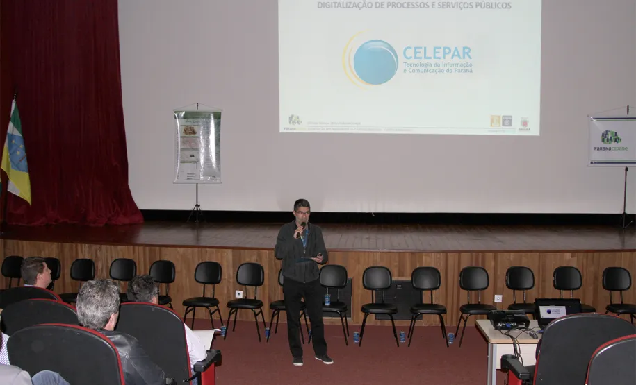 Celepar participa de reunião da Associação dos Municípios Cantuquiriguaçu