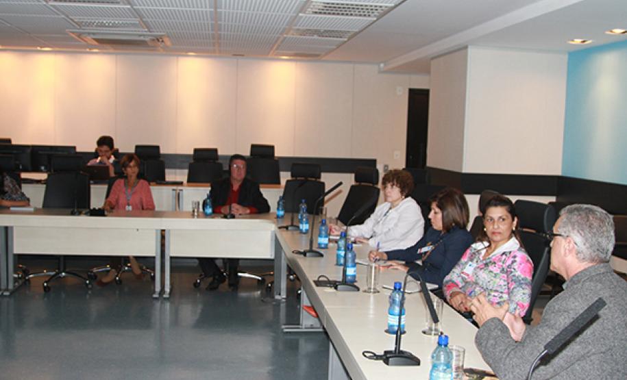 Celepar recebe secretária de assistência social de Pinhais