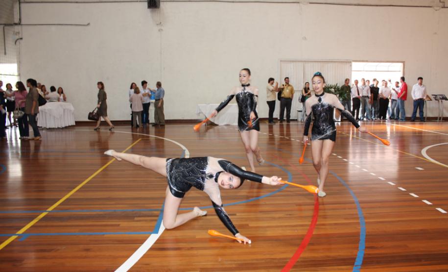 o presidente Jacson Carvalho Leite e o diretor-geral do Detran, Marcos Traad no encontro de prefeitas e prefeitos eleitos