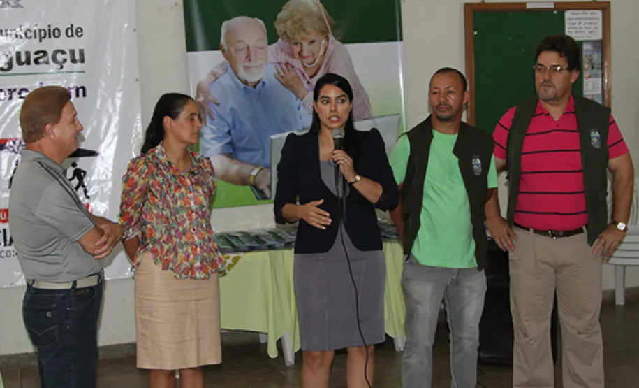 Começa em Foz do Iguaçu o curso de internet e redes sociais promovido pela Celepar A secretária Claudia Pereira destaca a parceria com a Celepar na área de inclusão social e digital da pessoa idosa