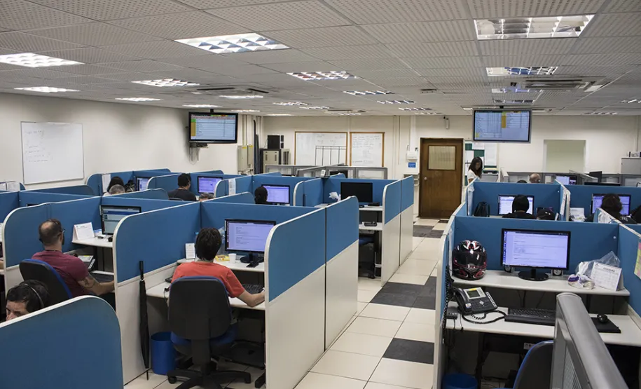 Celepar recebeu mais de 300 alunos em visitas técnicas realizadas no ano de 2016 Divisão de Central de Atendimento Celepar (DICAC)