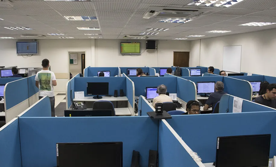 Celepar recebeu mais de 300 alunos em visitas técnicas realizadas no ano de 2016 Divisão de Central de Atendimento Celepar (DICAC)