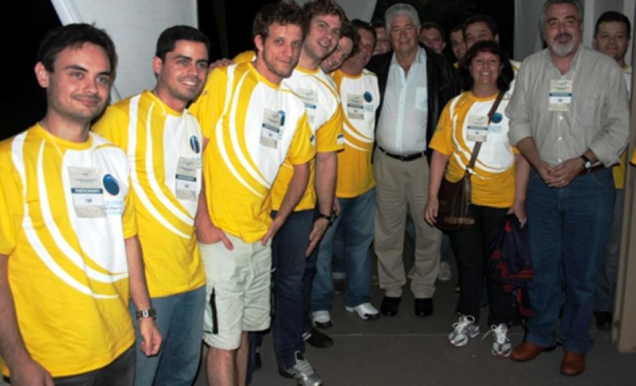 O presidente Jacson Carvalho Leite fala sobre a importância do trabalho em equipe, "em clima de amizade", durante a cerimônia de aniversário