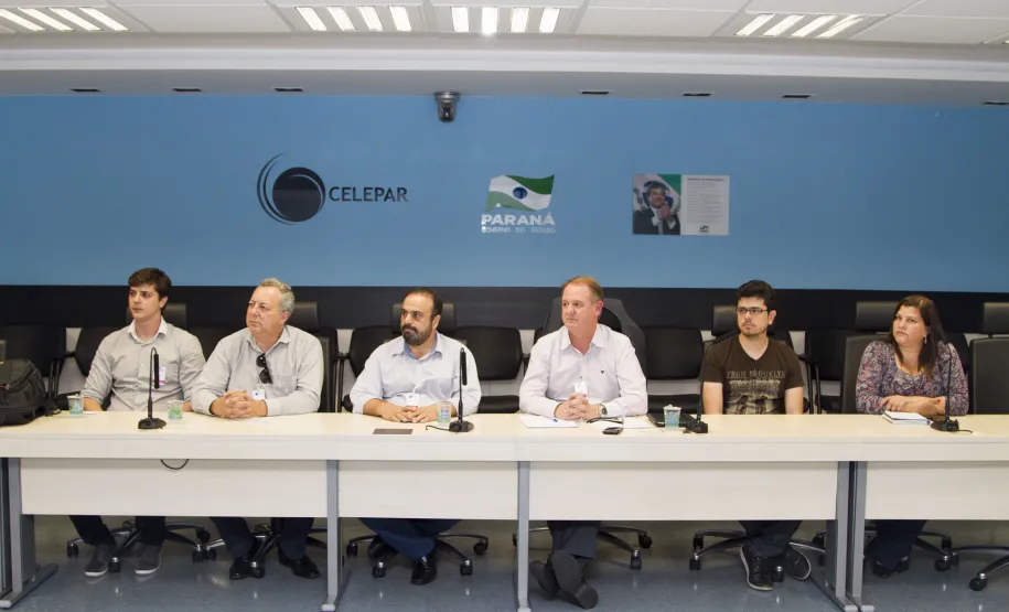 Prefeito de Foz do Iguaçu conhece soluções desenvolvidas pela Celepar