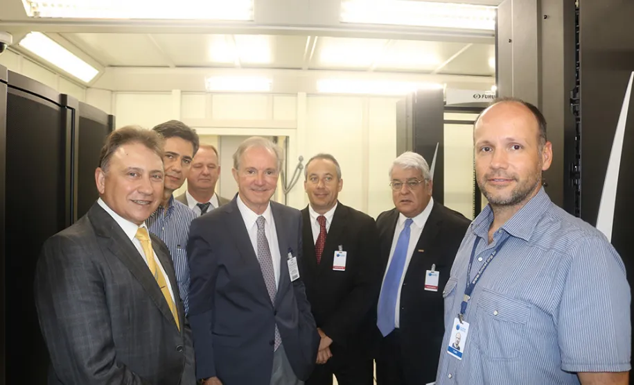 Presidente e vice-presidente da Associação Comercial do Paraná conhecem a política de TIC do Governo do Estado