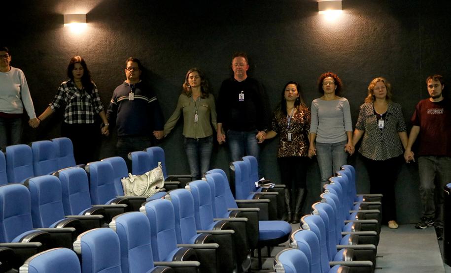 Meditação e tratamento com as mãos ajudam a combater a ansiedade e o estresse Tratamento em corrente