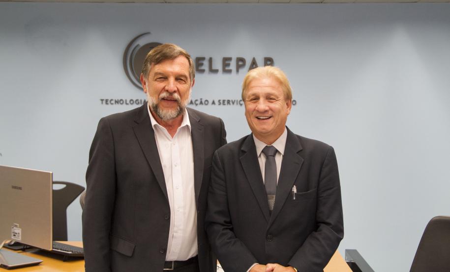 Secretário para Assuntos Estratégicos, Flávio Arns, e presidente da Celepar, Jacson Carvalho Leite