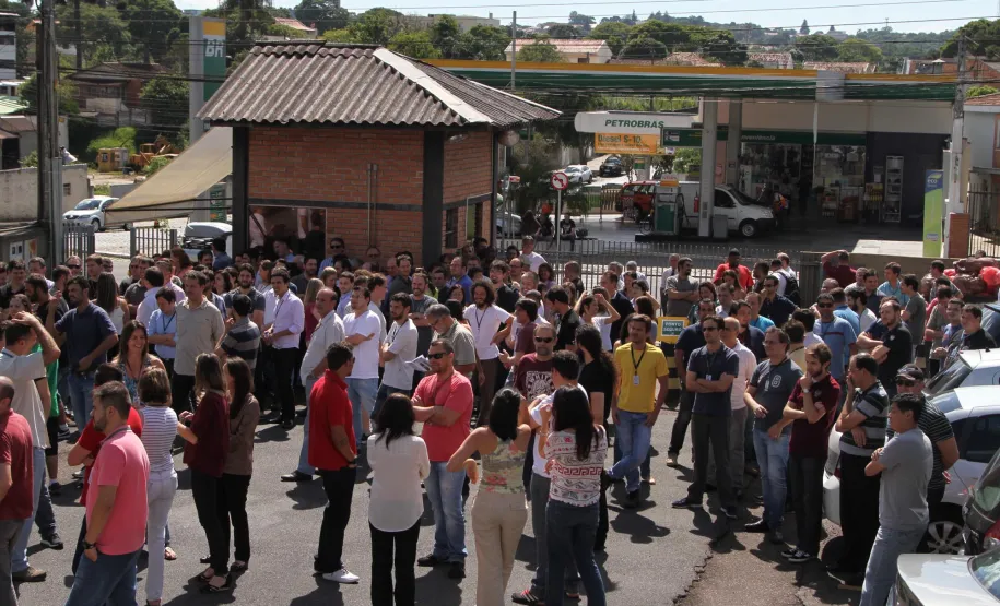 Brigada da Celepar recebe treinamento e realiza simulação de emergência