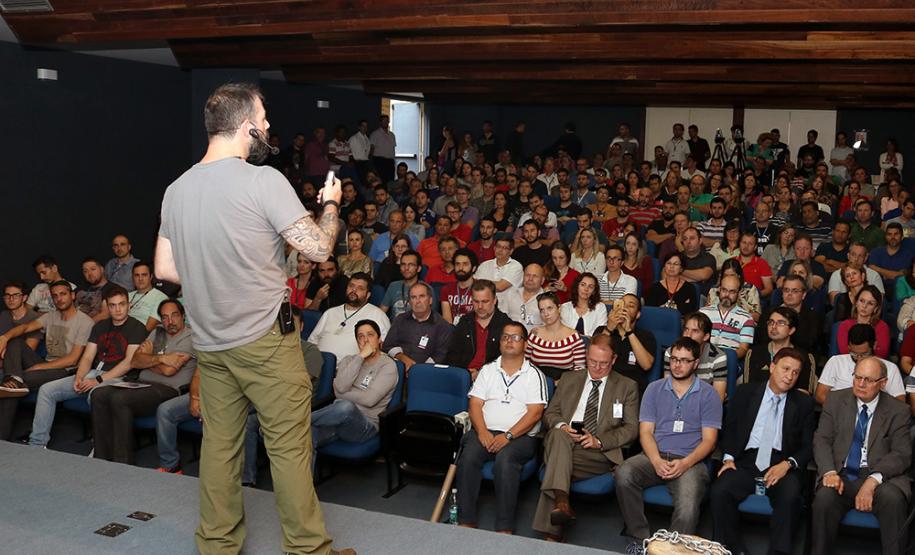 Jacson Fressatto é o facilitador do Programa de Inteligência Artificial da Celepar