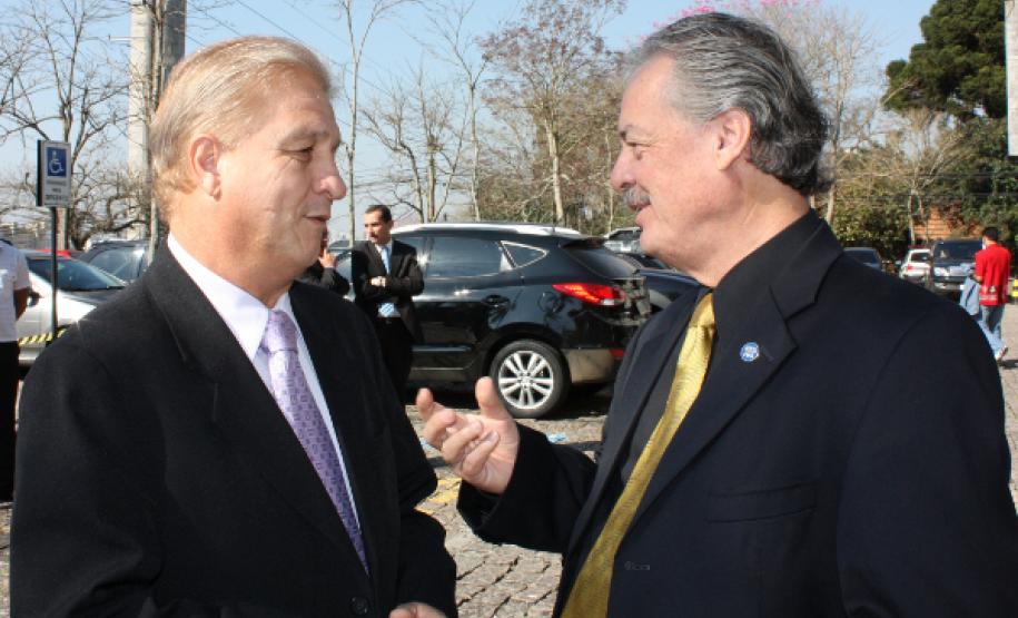 Governador Beto Richa conhece a Delegacia Eletrônica Jacson Carvalho Leite e o secretário da Copa, Mario Celso Cunha, no lançamento do Programa Paraná Seguro