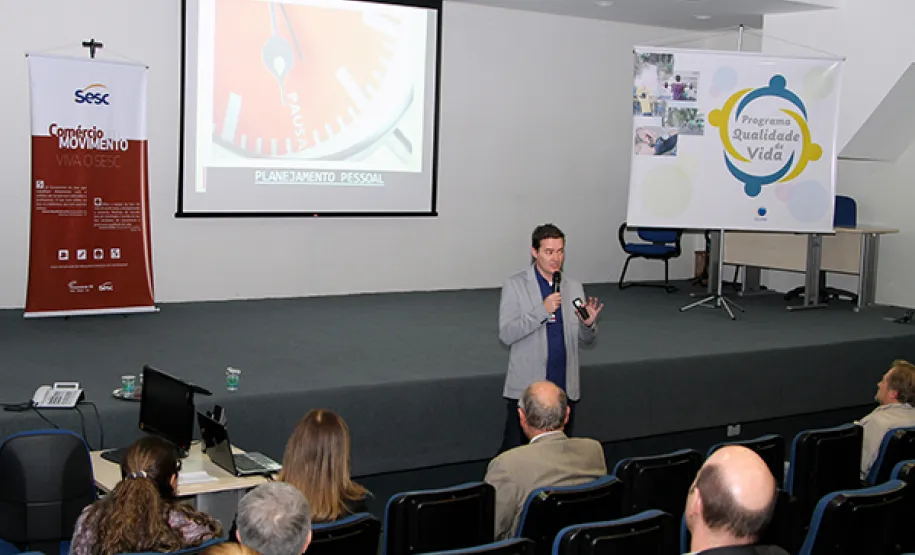 Palestra realizada na Celepar foca a auto responsabilidade como meio para melhorar a saúde