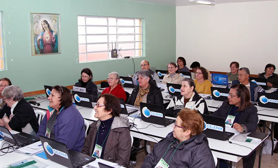 Parceria Celepar e Paróquia N.S. da Visitação levou curso de informática ao Bairro do Boqueirão