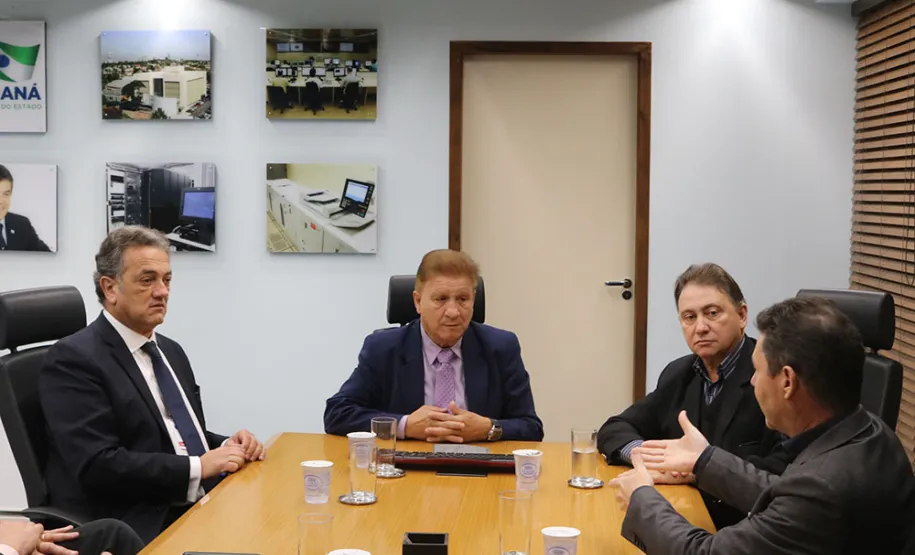 Prefeito de Maria Helena agradece parceria com a Celepar