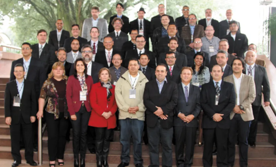 Empresas estaduais de tecnologia da informação e comunicação estão reunidas em Foz do Iguaçu