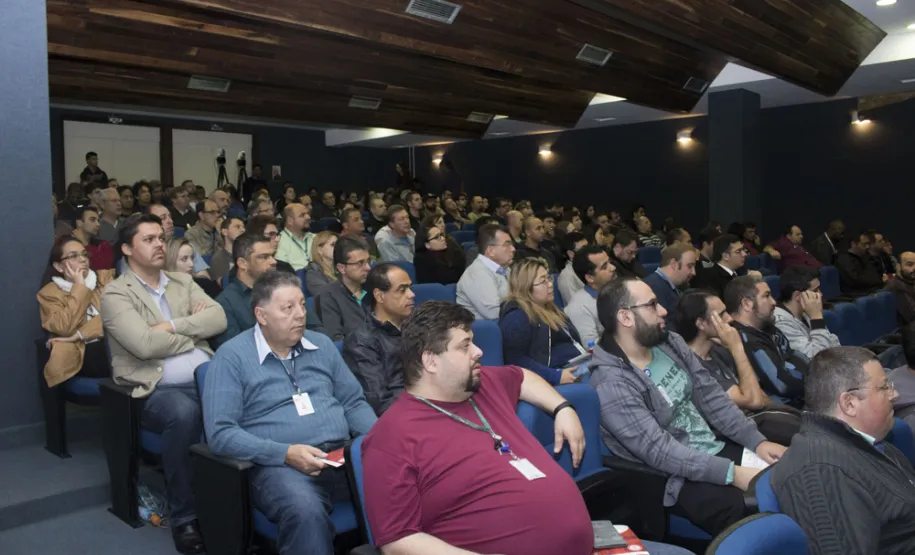 Fundação Celepar promove palestra sobre perícias em crimes cibernéticos