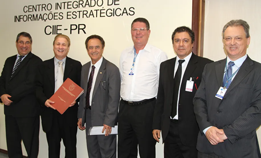 Projeto Paraná Cidadão e Criança Protegida são pauta de importante encontro na Celepar