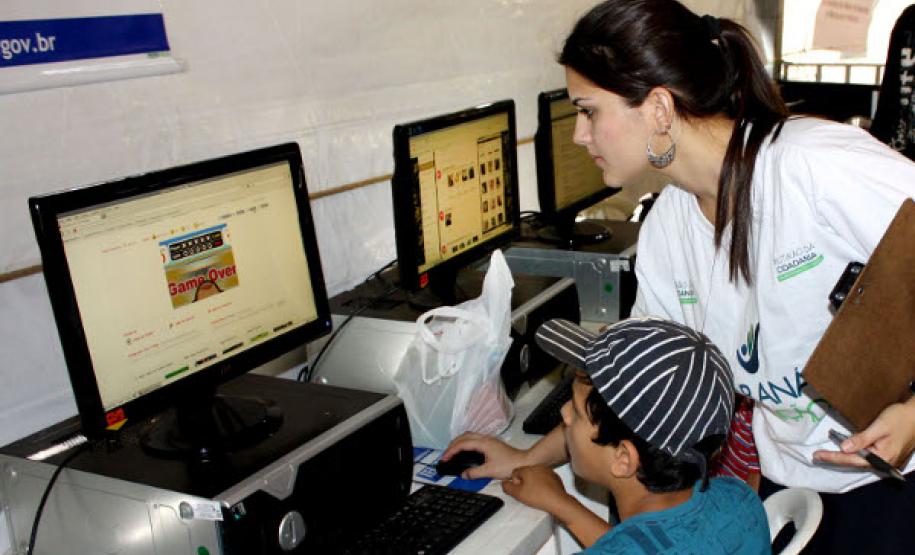 Alefem Mateus Tomacheski aprende um pouco mais sobre as ferramentas da internet