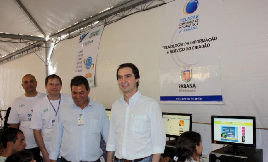 Secretário Wilson Quinteiro com a equipe da Celepar