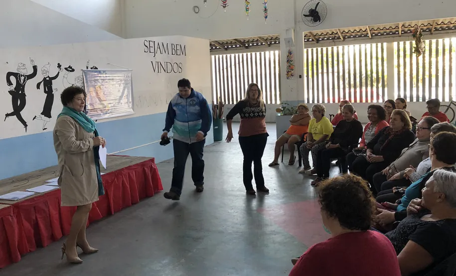 80 idosos de Pontal do Paraná ingressam no mundo digital com curso de smartphone da Celepar