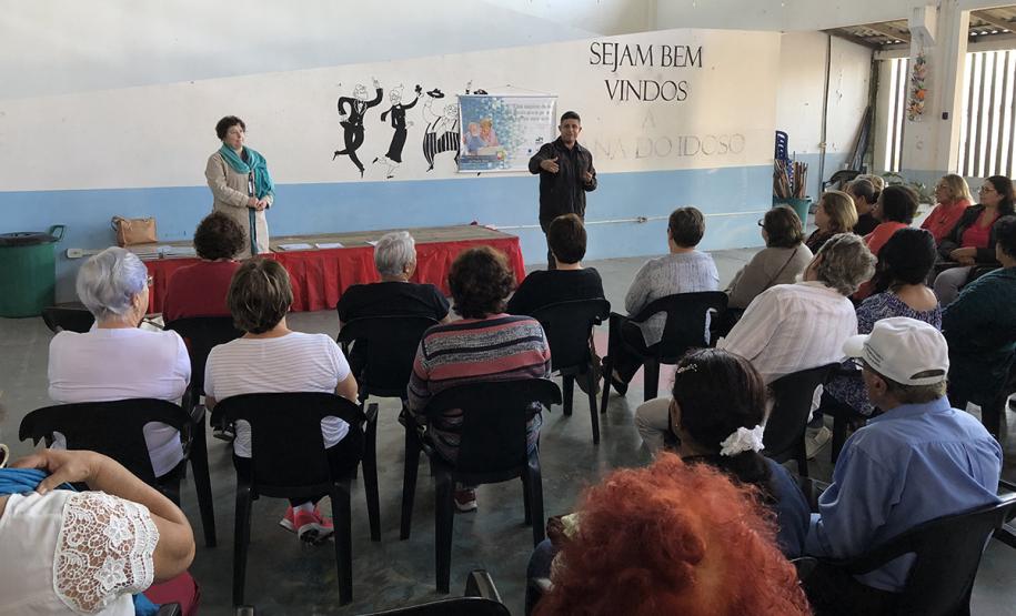 80 idosos de Pontal do Paraná ingressam no mundo digital com curso de smartphone da Celepar