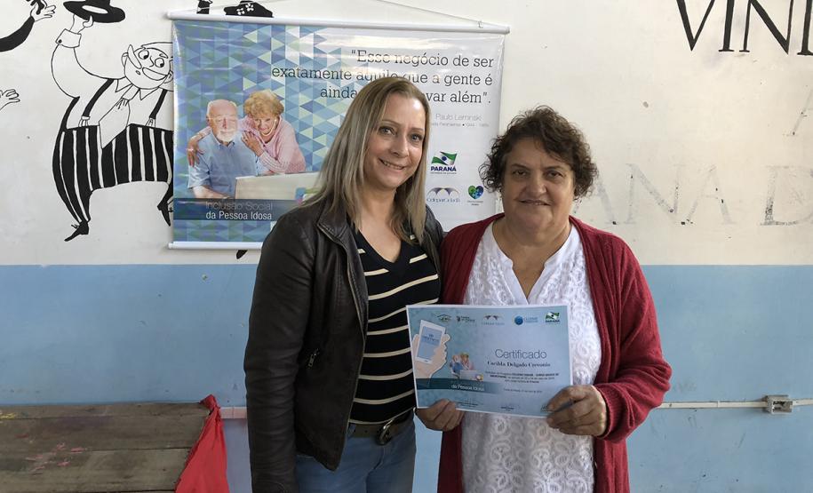 80 idosos de Pontal do Paraná ingressam no mundo digital com curso de smartphone da Celepar
