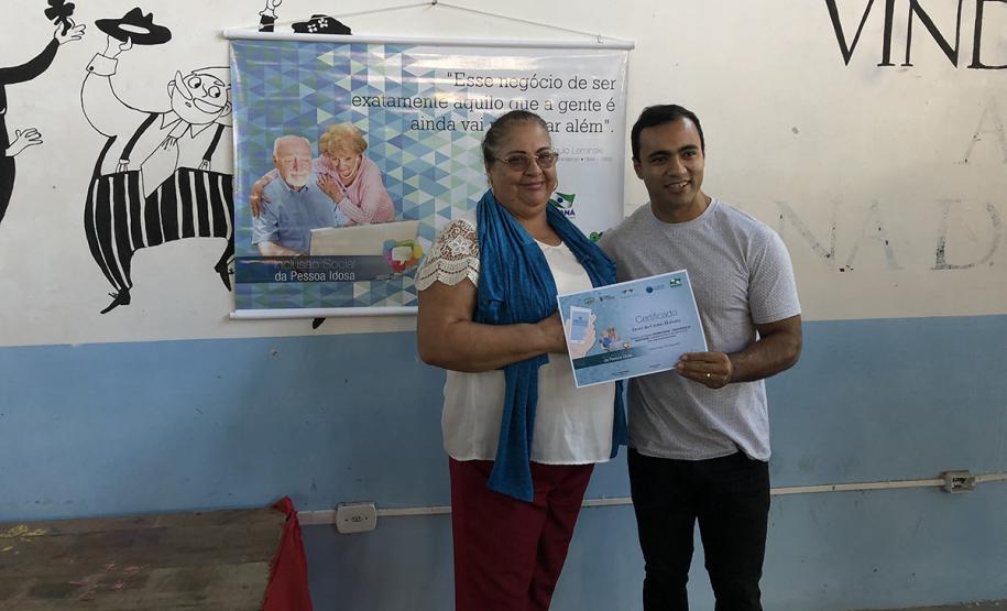 80 idosos de Pontal do Paraná ingressam no mundo digital com curso de smartphone da Celepar