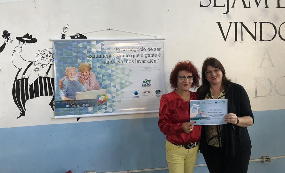 80 idosos de Pontal do Paraná ingressam no mundo digital com curso de smartphone da Celepar