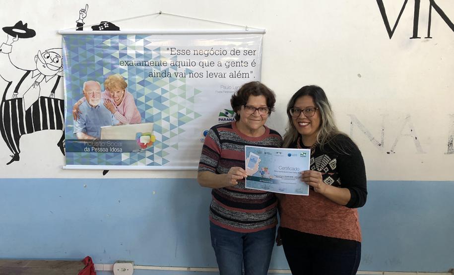 80 idosos de Pontal do Paraná ingressam no mundo digital com curso de smartphone da Celepar