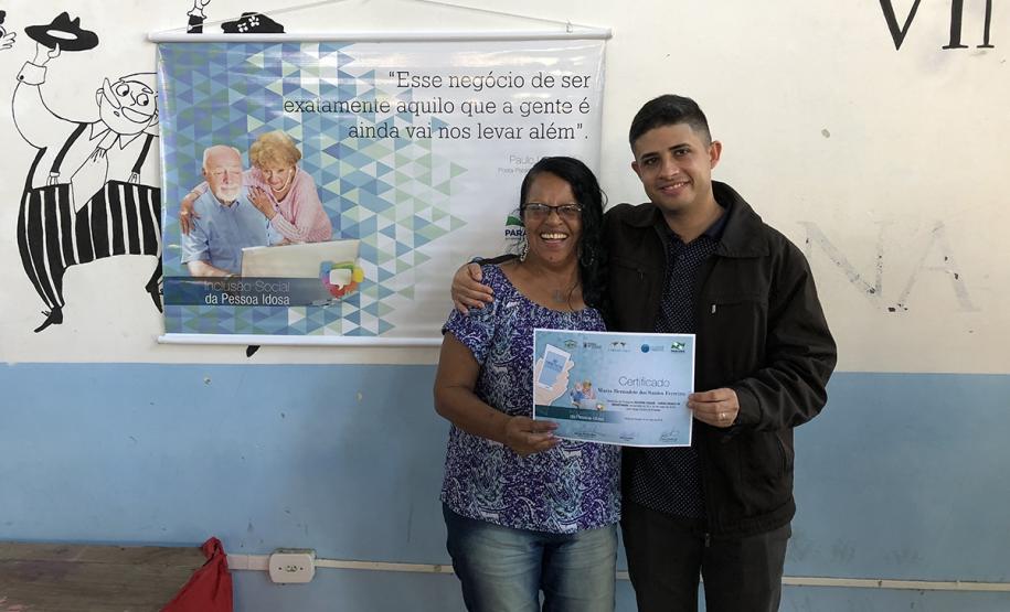 80 idosos de Pontal do Paraná ingressam no mundo digital com curso de smartphone da Celepar