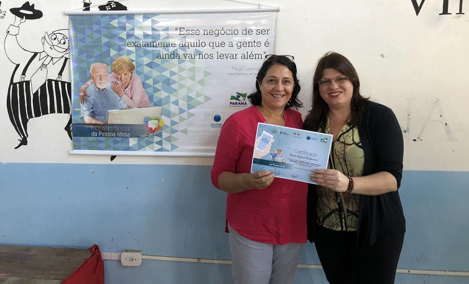 80 idosos de Pontal do Paraná ingressam no mundo digital com curso de smartphone da Celepar