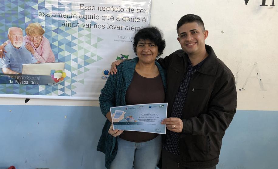 80 idosos de Pontal do Paraná ingressam no mundo digital com curso de smartphone da Celepar