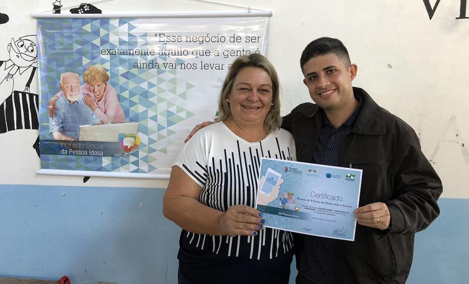 80 idosos de Pontal do Paraná ingressam no mundo digital com curso de smartphone da Celepar