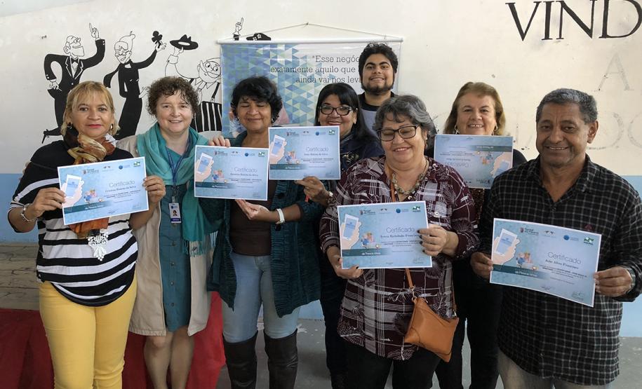 80 idosos de Pontal do Paraná ingressam no mundo digital com curso de smartphone da Celepar