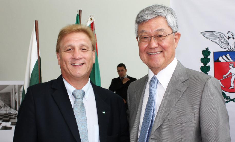 Jacson Leite e o secretário do Planejamento e Coordenação Geral, Cassio Taniguchi