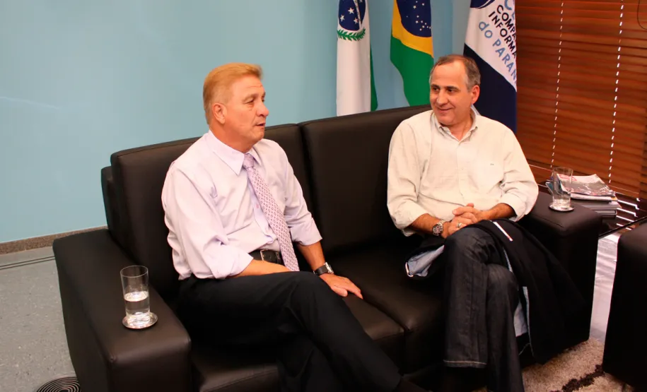 Tecnologia da informação e comunicação a serviço da cultura no Paraná x