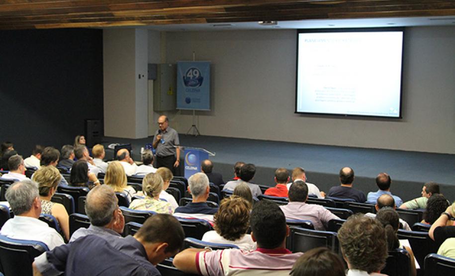 Celepar apresenta solução inédita para acompanhamento do plano de governo Polidoro frisou que o governo tem a missão de atender demandas do cidadão, por isso a necessidade de um grande plano de gestão embasado num planejamento - holístico, multidisciplinar e participativo