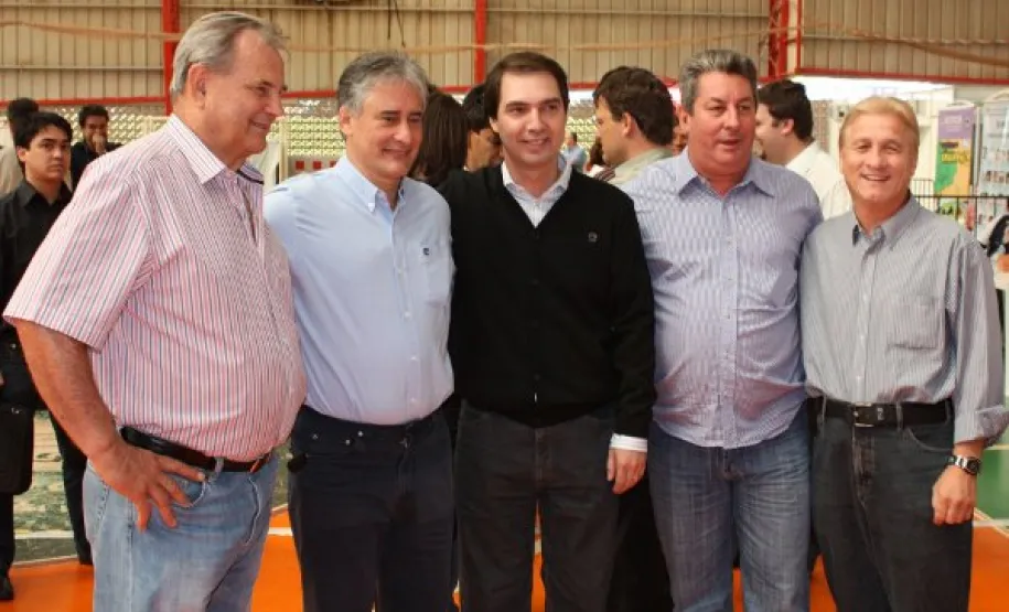 Começa o Paraná em Ação em Cascavel com atividades gratuitas para toda a população Assis Gurgacz, Edgar Bueno, Wilson Quinteiro, Sérgio Terres e Jacson Carvalho Leite