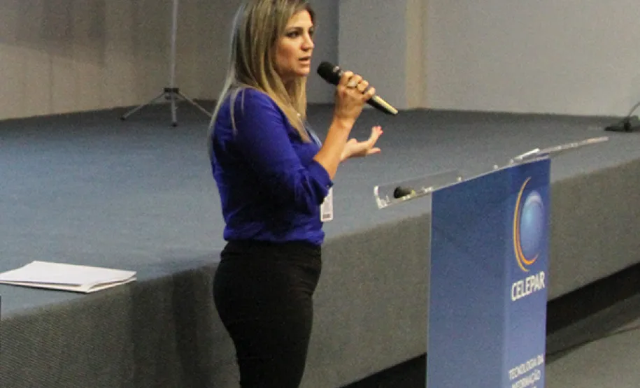 A importância e o alcance do Sistema de Acompanhamento do Plano de Metas do Governo do Paraná na gestão pública estadual foram apresentados pela gerente do projeto SAPM na Celepar, Débora Romão